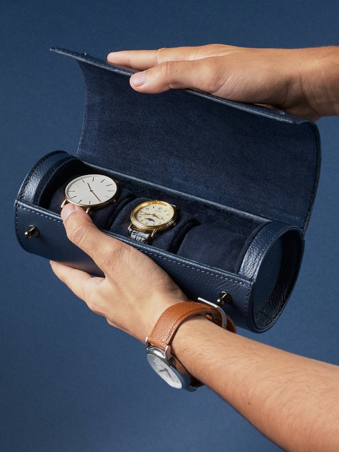 Capra Leather Travel Watch Case · Navy - VERO Watch Company