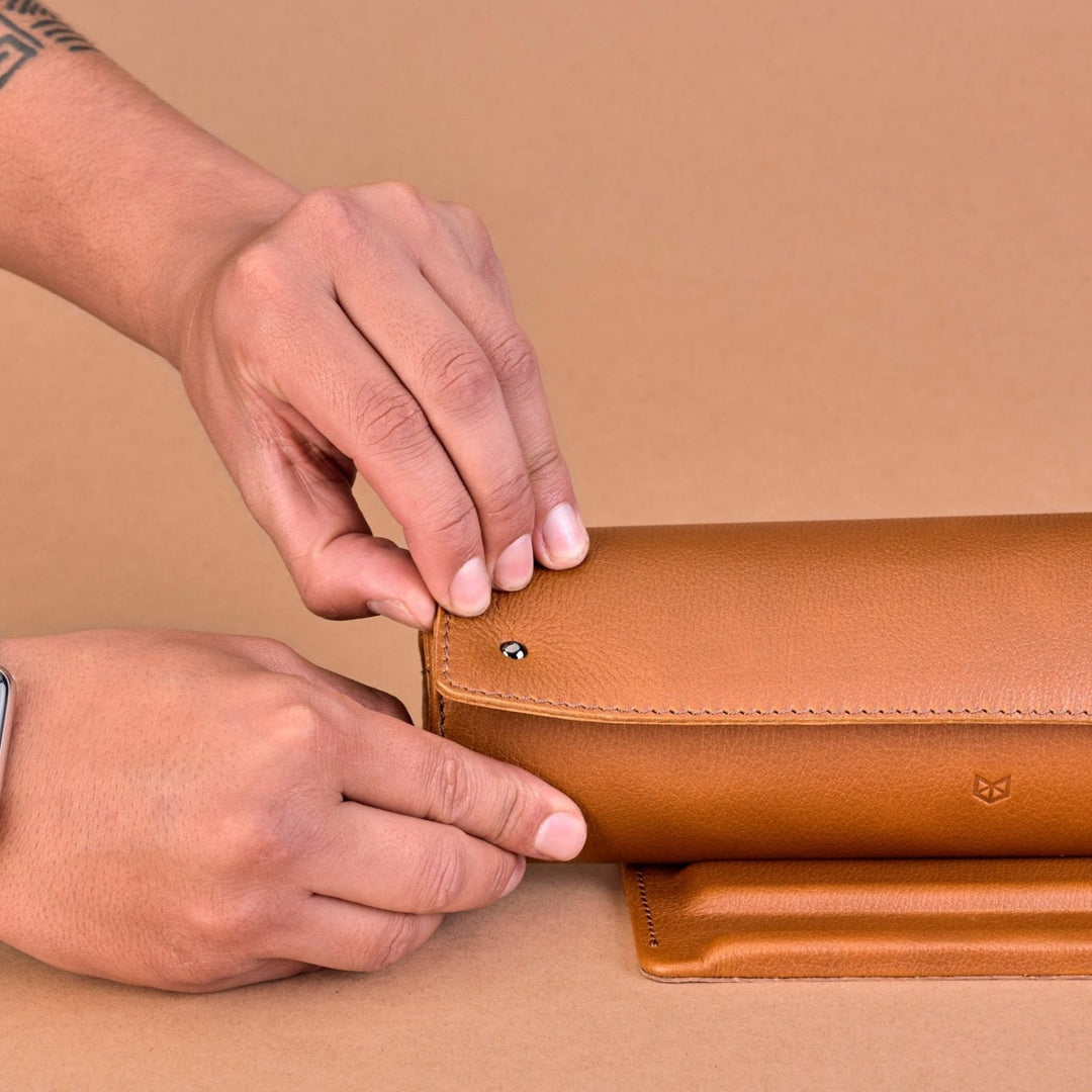 Capra Leather Travel Watch Case · Tan - VERO Watch Company